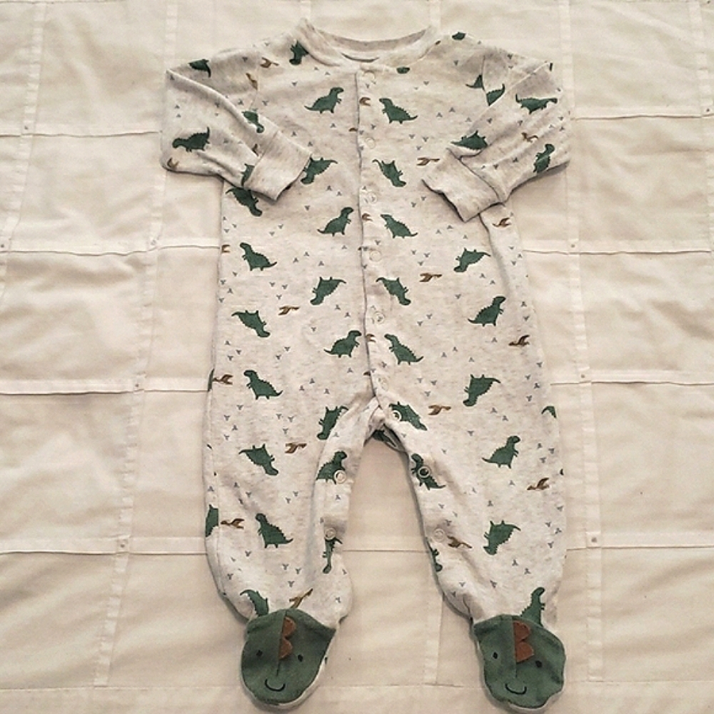 💙 CARTER'S - Grey & Dino print Footie PJ - Size 3-6M